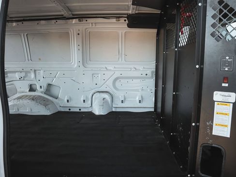 Used 2014 Ford E-150 and Econoline 150 w/ Power Group image 9