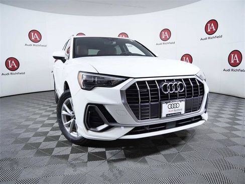 Used 2021 Audi Q3 2.0T Premium w/ Convenience Package image 2