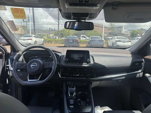 Used 2022 Nissan Rogue SL image 10