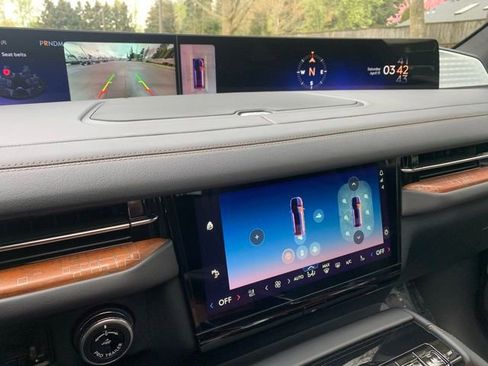 New 2026 Lincoln Navigator L Black Label AWD/4WD image 24
