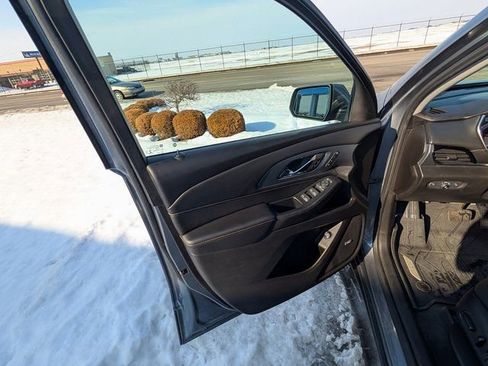 Used 2021 Chevrolet Traverse Premier image 14