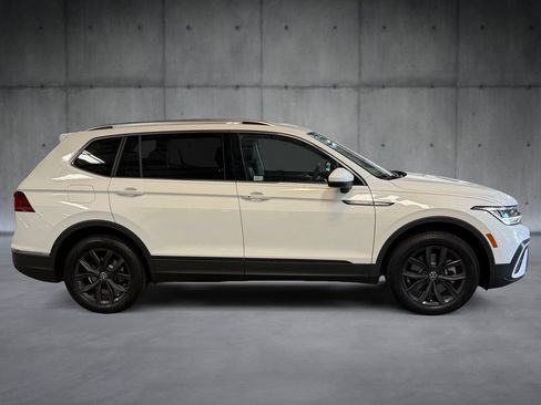 Used 2024 Volkswagen Tiguan SE AWD/4WD image 6