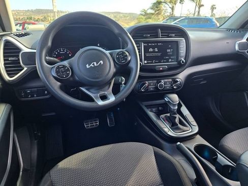 Used 2022 Kia Soul LX w/ Technology Package FWD image 8
