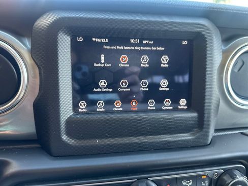 Used 2019 Jeep Wrangler Unlimited Sahara AWD/4WD image 20