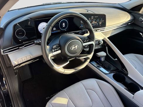 New 2025 Hyundai Elantra Limited w/ Cargo Package image 9