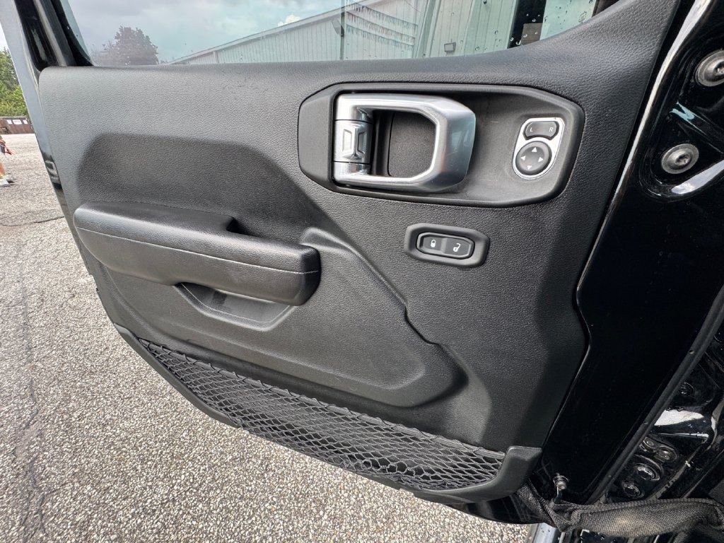 Used 2020 Jeep Gladiator Rubicon w/ Safety Group AWD/4WD image 26