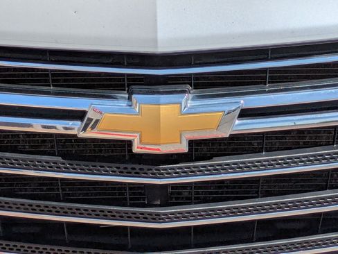 Used 2020 Chevrolet Traverse LT w/ LT Premium Package FWD image 13
