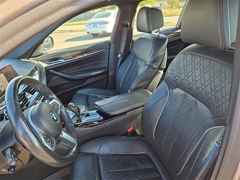 Used 2019 BMW M550i xDrive w/ Dynamic Handling Package image 24