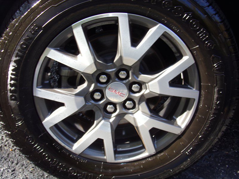 Used 2020 GMC Acadia SLE w/ LPO, Floor Liner Package FWD image 16