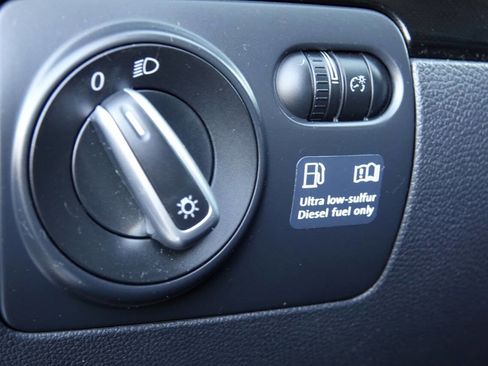 Used 2010 Volkswagen Jetta TDI FWD image 62