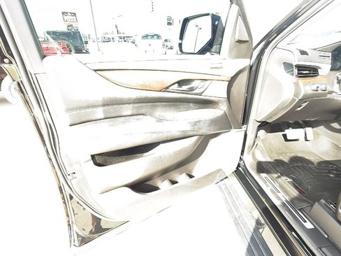 Used 2019 Cadillac Escalade ESV Premium Luxury AWD/4WD image 85