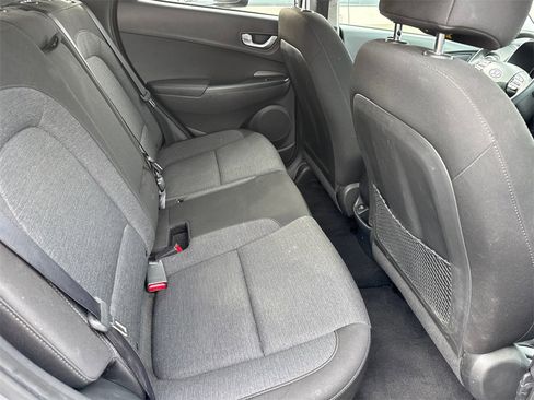 Used 2023 Hyundai Kona SE w/ Cargo Package image 9
