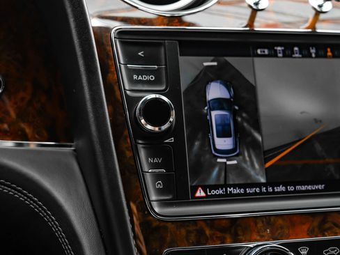 Used 2019 Bentley Bentayga AWD/4WD image 29