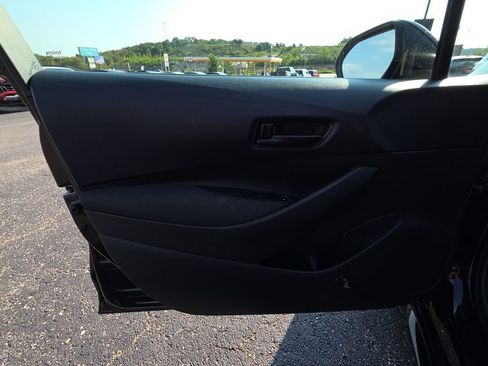 Used 2025 Toyota Corolla LE FWD image 12