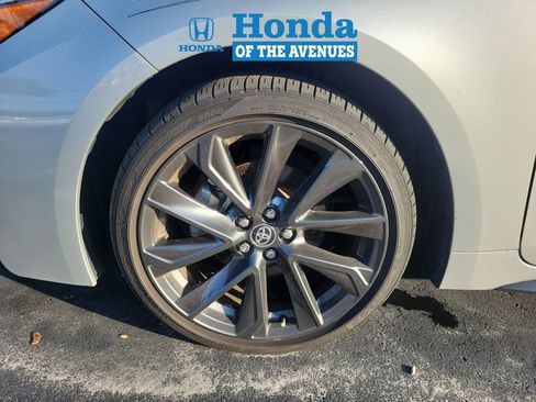 Used 2025 Toyota Corolla SE FWD image 4