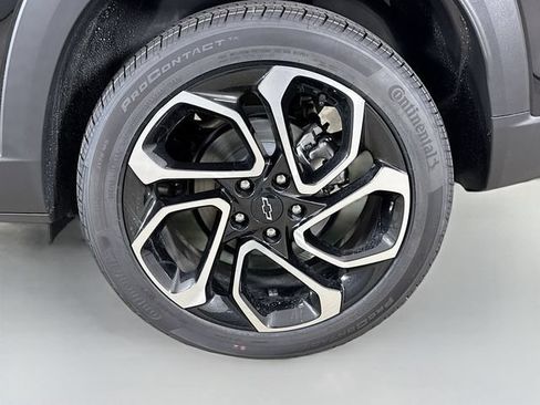 New 2026 Chevrolet Trax RS w/ Sunroof Package FWD image 32