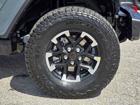 New 2026 Jeep Gladiator Rubicon AWD/4WD image 13