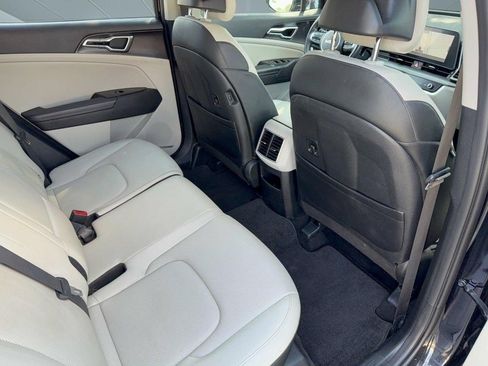 Used 2024 Kia Sportage EX FWD image 29