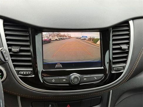 Used 2022 Chevrolet Trax LT w/ Premium Seat Package image 24