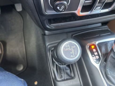 Used 2024 Jeep Gladiator Sport image 29