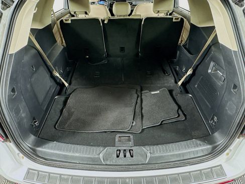 Used 2023 Ford Explorer Limited AWD/4WD image 21