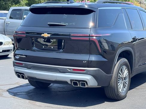Used 2024 Chevrolet Traverse LT FWD image 42