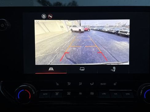 New 2026 GMC Canyon Elevation w/ Convenience Package image 9