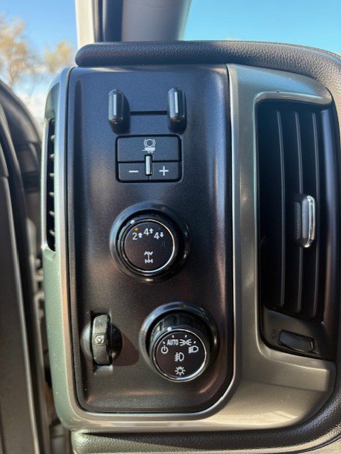 Used 2019 Chevrolet Silverado 2500 LTZ w/ Duramax Plus Package AWD/4WD image 15