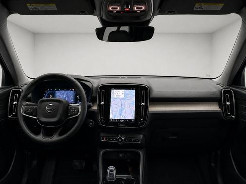 Used 2024 Volvo XC40 B5 Plus w/ Protection Package Premier AWD/4WD image 28