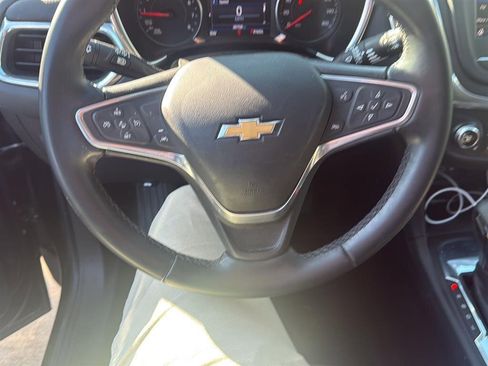 Used 2023 Chevrolet Equinox LT image 4