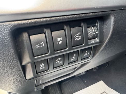 Used 2017 Subaru Outback 2.5i Premium image 18