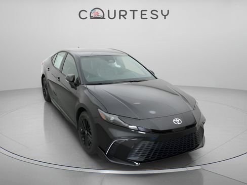 Used 2026 Toyota Camry SE FWD image 26