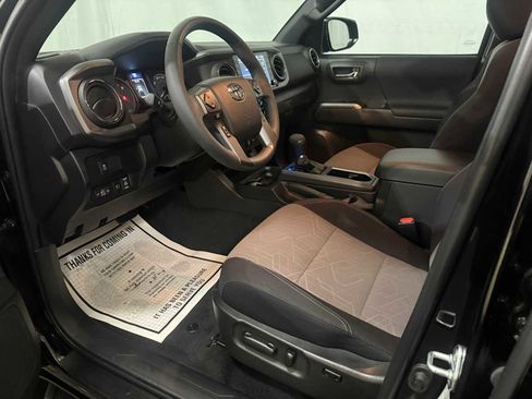 Certified 2023 Toyota Tacoma TRD Off-Road image 19