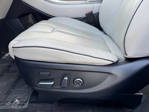 Used 2024 Hyundai Palisade Limited image 15