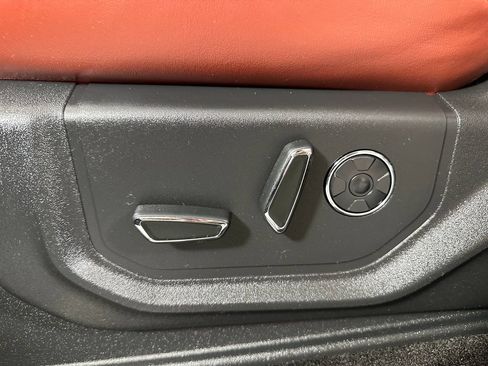 Used 2018 Ford F150 Platinum w/ Equipment Group 701A Luxury AWD/4WD image 16