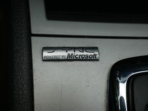 Used 2011 Ford Fusion SEL FWD image 31