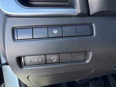 Used 2023 Nissan Rogue SV image 29