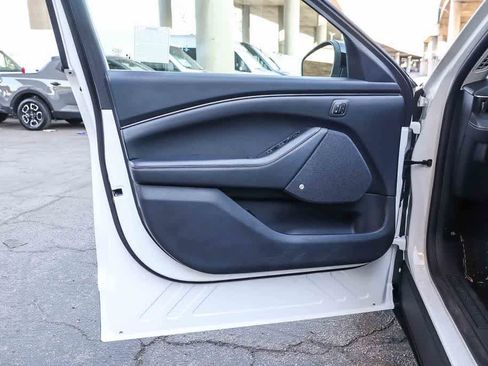 Used 2025 Ford Mustang Mach-E Premium image 21