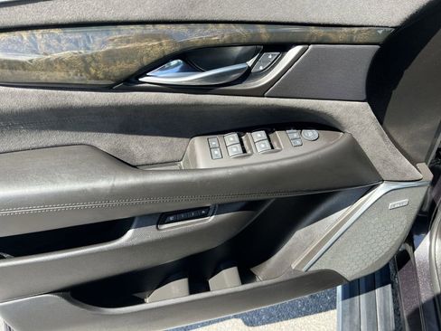 Used 2016 Cadillac Escalade Platinum image 23