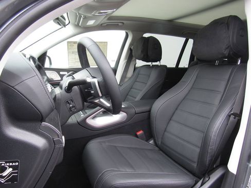 New 2026 Mercedes-Benz GLS 450 GLS 450 image 10