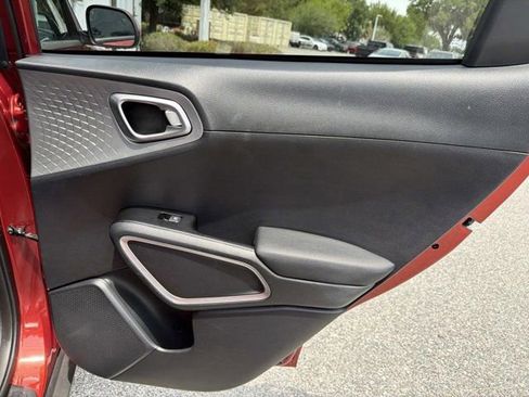 Used 2024 Kia Soul LX w/ Option Group 015 FWD image 19