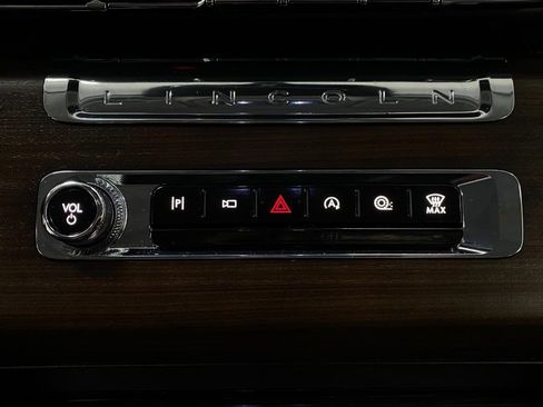 Used 2025 Lincoln Aviator Reserve w/ Equipment Group 201A AWD/4WD image 30