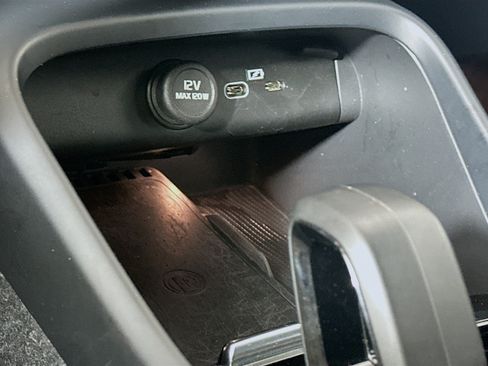Used 2023 Volvo XC40 Recharge Plus AWD/4WD image 26