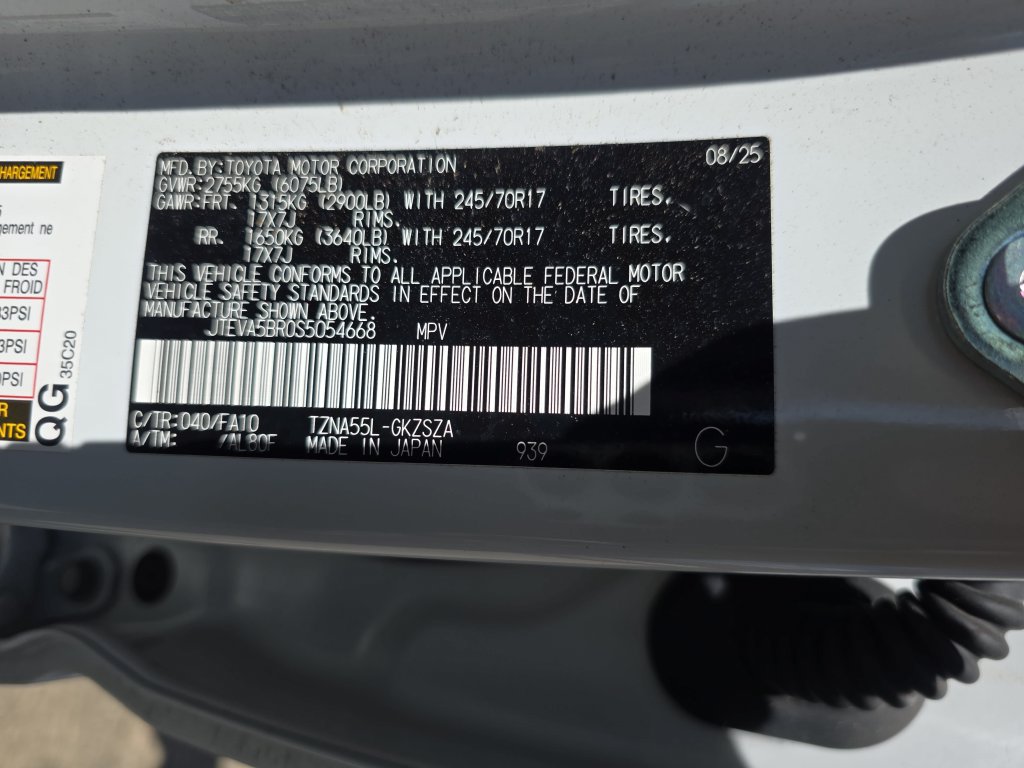 Used 2025 Toyota 4Runner SR5 AWD/4WD image 36