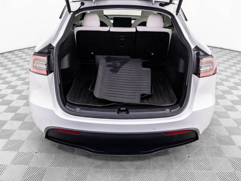 Used 2021 Tesla Model Y Long Range image 30