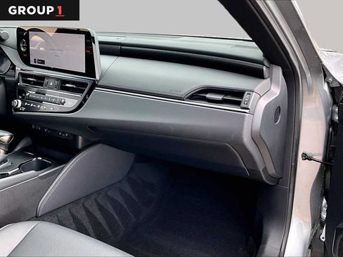 Used 2025 Lexus ES 350 w/ Premium Package FWD image 16