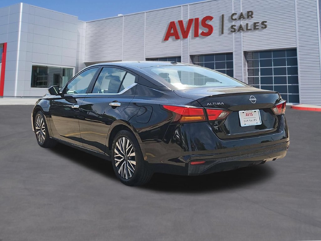 Used 2025 Nissan Altima 2.5 SV FWD image 9