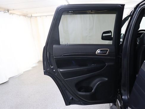 Used 2015 Jeep Grand Cherokee Altitude AWD/4WD image 25