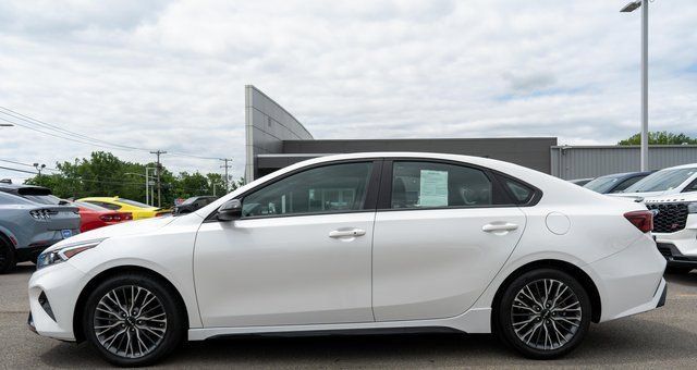 Used 2023 Kia Forte GT-Line w/ GT-Line Premium Package FWD image 9
