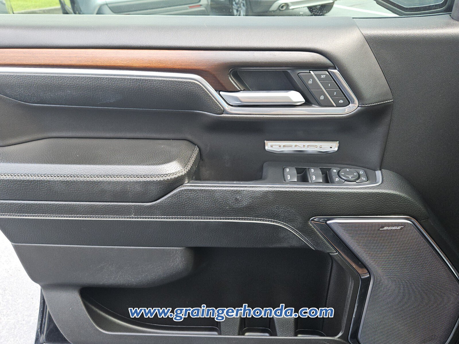 Used 2024 GMC Sierra 1500 Denali AWD/4WD image 24